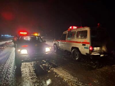 امداد رسانی به بیش از 100 مسافر گرفتار در برف و کولاک