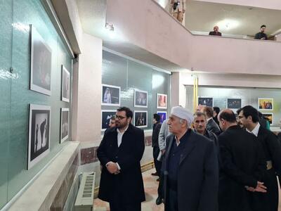 نمایشگاه عکس تخصصی آثار جشنواره تئاتر کُردی سقز گشایش یافت