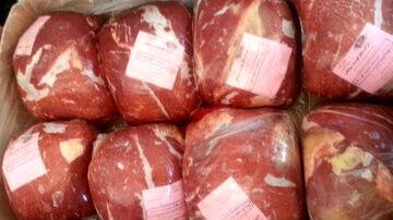 کشف یک هزار و ۹۰۰ کیلوگرم گوشت منجمد وارداتی در همدان