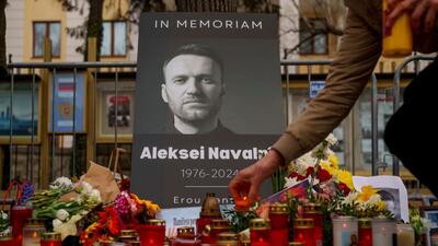 بیش از ۴۰۰ نفر در روسیه به دلیل شرکت در مراسم یادبود ناوالنی دستگیر شدند