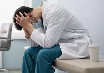 ۳۰ درصد دستیاران پزشکی به خودکشی فکر می‌کنند