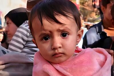 تصاویری غم‌انگیز از دختر کاپشن صورتی (فیلم)