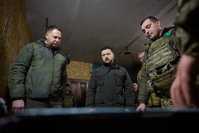 زلنسکی از خط مقدم جبهه شرق اوکراین بازدید کرد