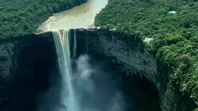 بزرگترین آبشار قطره‌ای جهان + فیلم
