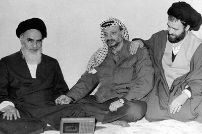 (عکس) تصویر کمتر دیده شده از یاسر عرفات و امام خمینی