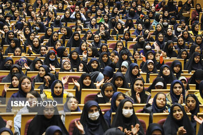 آیین نمادین جشن تکلیف سیاسی ۳۹ هزار دانش آموز رای اولی استان کرمان
