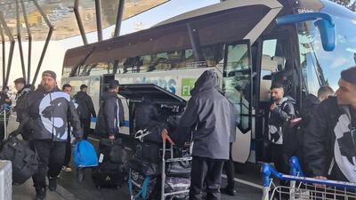 ورود تیم ملی هاکی روی یخ ایران به سارایوو برای حضور در رقابتهای جهانی دیویژن ۳