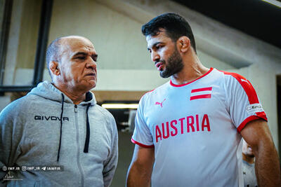 عکس| حسن یزدانی با لباس کشور اروپایی تیم ملی برگشت
