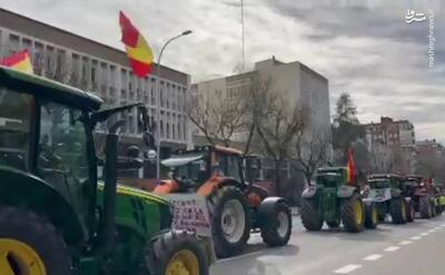 فیلم/ اعتراضات تراکتوری کشاورزان اسپانیایی در مادرید