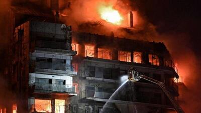 (ویدئو) تصاویری از آتش‌سوزی هولناکِ برج مسکونی در اسپانیا