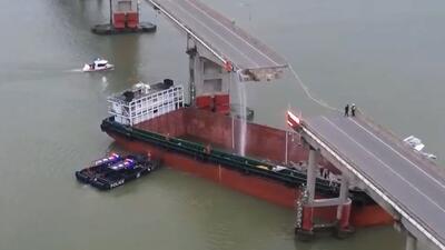 ۲کشته و ۳مفقودی در پی برخورد کشتی باری به پل در گوانگژو چین+ فیلم