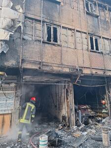 آتش‌سوزی ۳ مغازه و نمای کامپوزیت یک مهمانپذیر در ضلع جنوبی بازار رضا(ع) مشهد