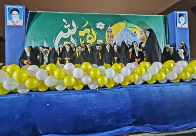 اجرای گروه سرود دختران مشهدی و نورافشانی در شب نیمه شعبان