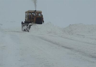 برف راه ۸۰ روستای الیگودرز را مسدود کرد