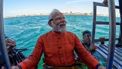 (ویدئو) غواصی نخست‌وزیر ۷۳ ساله هند در شهر افسانه‌ای