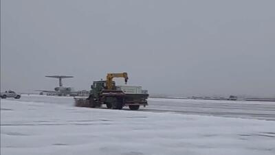 وضعیت فرودگاه بین المللی هاشمی نژاد مشهد در برف  | ببینید