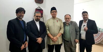 دومین نمایشگاه جهانی هنر‌های قرآنی در مالزی گشایش یافت/ بازدید نخست وزیر مالزی از غرفه هنرمندان ایرانی