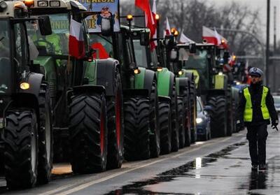 خشم کی‌یف از نابودی بیش از 160 تن غله اوکراینی توسط کشاورزان معترض لهستانی - تسنیم