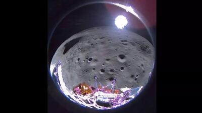 کاوشگر آمریکایی اولین تصاویر خود از سطح ماه را ارسال کرد