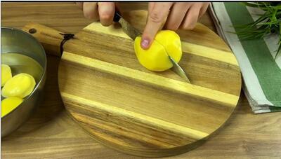 (ویدئو) با نیم کیلو سیب زمینی و تن ماهی یک نهار متفاوت درست کن