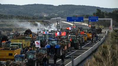 کشاورزان بزرگراه بین اسپانیا و فرانسه را بستند