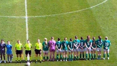 پشت کردن به سرود اسرائیل / اعتراض سیاسی در زمین چمن فوتبال بانوان زنان ایرلند + فیلم