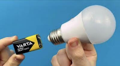 دو ترفند جالب برای تعمیر لامپ‌های LED با باتری (فیلم)