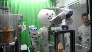 رباتی که بستنی درست می کند + فیلم