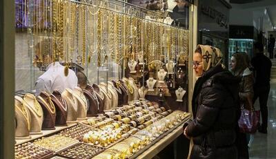 عکس/صف باورنکردنی مردم برای خرید طلای دست دوم | اقتصاد24