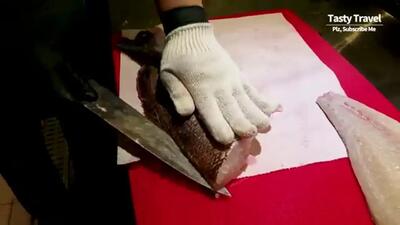 (ویدئو) مهارت درخشان یک استاد کره ای در تهیه ساشیمی هشت پا، سالمون، ماهی تن و...