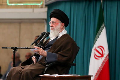 رهبر انقلاب: هرکس جمهوری اسلامی را نصرت کند، خدا را نصرت کرده است