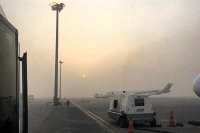تصاویری از مه غلیظ در فرودگاه کرمان | پروازهای کرمان متوقف شد