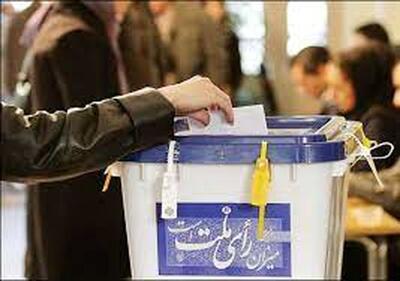 زن ۱۰۲ ساله رای خود را به صندوق انداخت