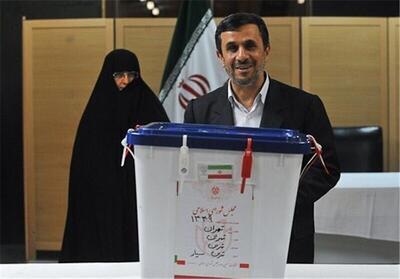 احمدی‌نژاد در یکی از مدارس تهران رأی داد