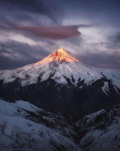عکس/رقص طلوع خورشید بر قله‌ دماوند برفی | اقتصاد24