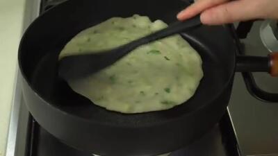 (ویدئو) نانوایی نروید؛ در ظرف 3 دقیقه به سبک کره ای ها این نان سیر را درست کنید