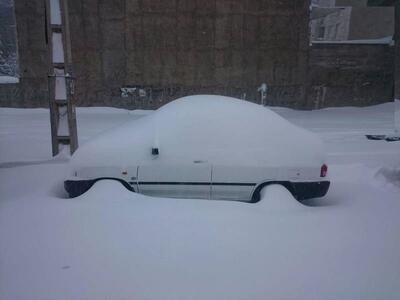 (تصویر) دفن شدن خودرو‌ها زیر برف در درکه تهران