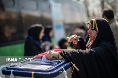 (تصاویر) حضور نمازگزاران تهرانی پای صندوق رای