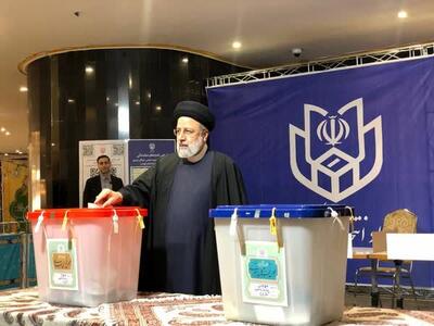رئیس جمهور رای خود را به صندوق انداخت  / رأی مردم تعیین کننده است /این انتخابات جشن ملی و نماد وحدت مردم است
