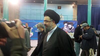 سید یاسر خمینی در حسینیه جماران رای داد