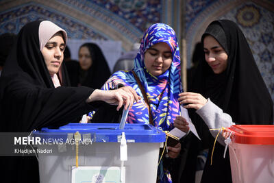 حضور رای اولی‌ها در کنار پیشگامان انقلاب در میدان تاریخی امام(ره)
