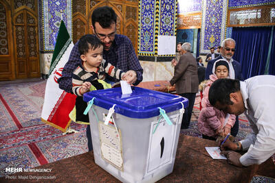 حضور پرشور مردم استان یزد در شعب اخذ رای