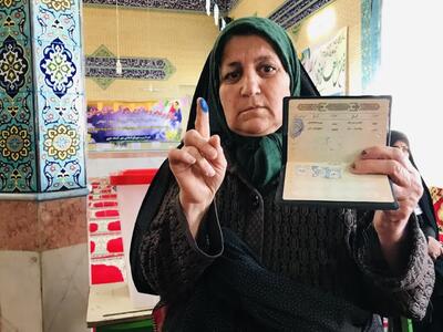حضور مردم روستای تکیه بخش قره کهریز در انتخابات