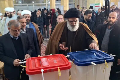استاندار البرز و امام جمعه کرج رای خود را به صندوق انداختند