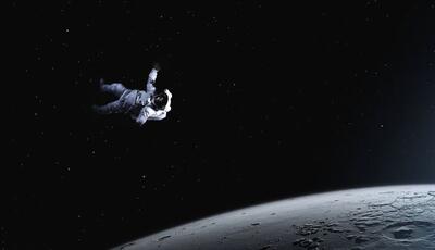 مرگ دردناک فضانورد مشهور/ این مرد از فضا افتاد+ عکس