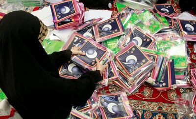 اهدای بسته‌های جشن تکلیف به ۴۰۰ دختر تحت پوشش کمیته امداد در کرمانشاه