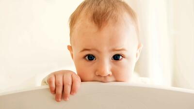 مراحل رشد بینایی نوزادان