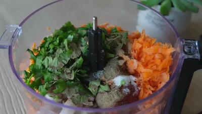 (ویدئو) با یه پیمانه عدس قرمز، هویج و پیاز این کتلت ساده و متفاوت رو درست کن