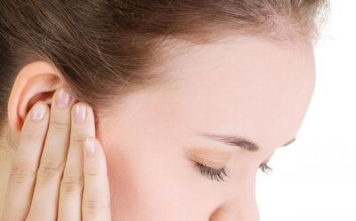 ۶ فایده ماساژ گوش برای سلامتی و تسکین استرس