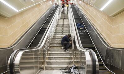 پیشگیری شهرداری از تکرار حادثه آفرینی پله‌ های برقی مترو | دستگاه‌های هوشمند توقف اضطراری پله‌ها نصب شدند